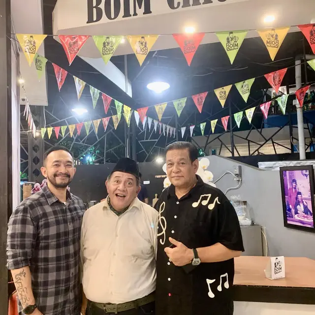 Potret Warung Bubur Ayam Harry De Fretes Bintang Lenong Rumpi (Instagram harrydefretes)