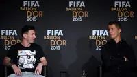 Lionel Messi dan Cristiano Ronaldo (AFP/Olivier Morin)