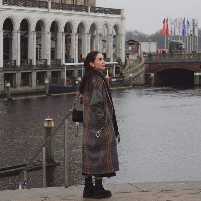 6 Potret Liburan Steffi Zamora di Jerman, Sempat Ramai Digosipkan dengan Nino Fernandez