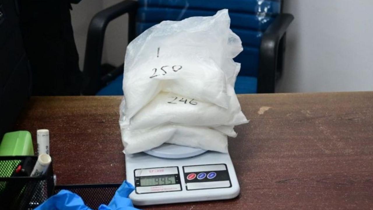 Terungkap: Petugas Bandara SSK II Pekanbaru Gagalkan Penyelundupan 1 Kg Sabu, Pelaku Berhasil Kabur!