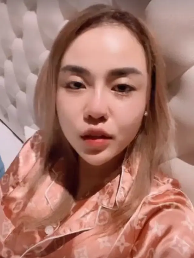 Sambil Ungkap Soal Perselingkuhan, Ini 5 Potret Terbaru Medina Zein Lepas Hijab