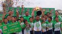 SD Al-Ma'soem jadi juara MILO Football Championship 2017 regional Bandung, Minggu (26/3/2017). (Bola.com/Benediktus Gerendo Pradigdo)