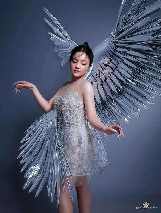 Well, bagaimana menurutmu penampilan Eca satu ini, Sahabat Fimela?  [@fdphotography90]