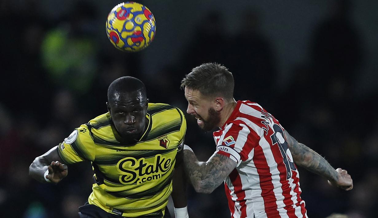 Moussa Sissoko. Dibeli dari Newcastle United pada awal musim 2016/2017 senilai 30 juta pound, ia langsung jadi andalan Tottenham Hotspur di bawah Mauricio Pochettino. Saat kontraknya habis di akhir musim 2020/2021, ia memutuskan hijrah ke Watford di awal musim 2021/2022. (AFP/Adrian Dennis)