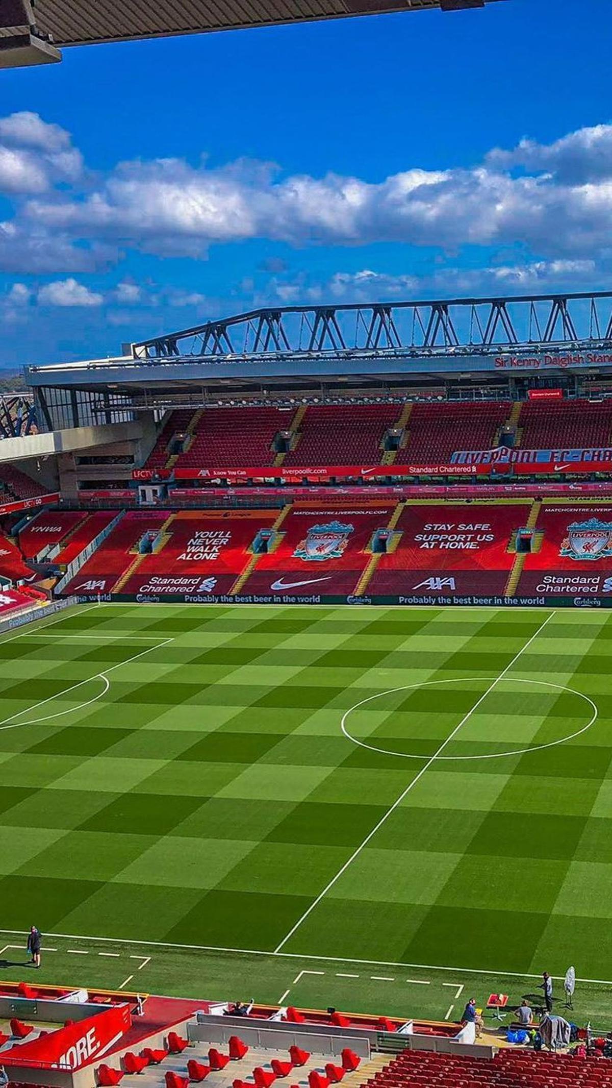 9. Anfield (Liverpool)

*Kapasitas: 53.394
*Skor Google Review: 4,7
*Kasus penangkapan di stadion 2021/2022: 48
*Harga minuman: Rp 62.812
*Waktu jalan kaki dari stasiun: 30 menit
*Tarif parkir: Rp 152.271