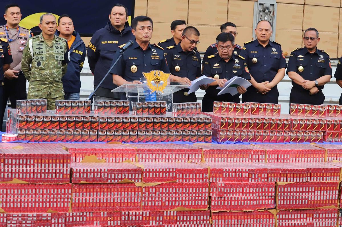 FOTO: Bea Cukai Gagalkan Peredaran  8,9 Juta Batang Rokok Ilegal