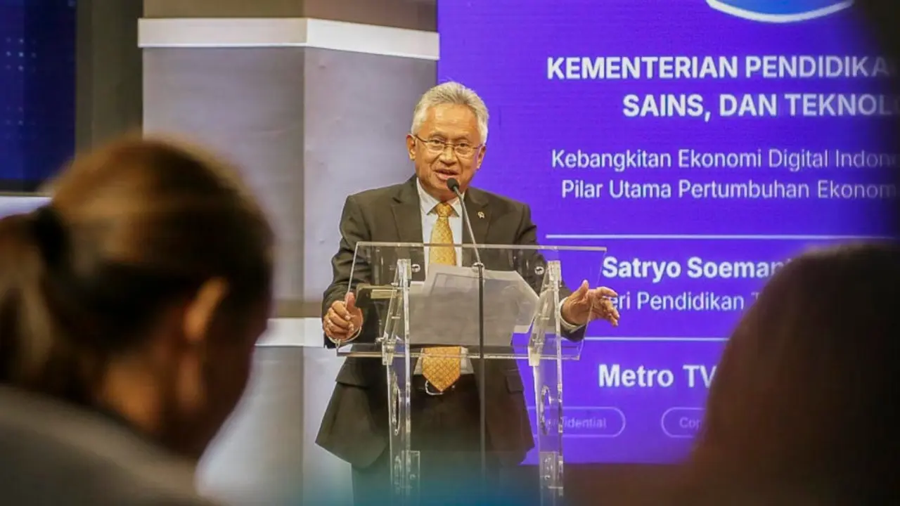 Mendikti Saintek Satryo Soemantri Brodjonegoro buka suara usai sejumlah pegawai ASN bawahannya melakukan demo.