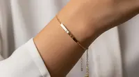 9 Gelang Emas Desain Clean Minimal Untuk Gaya Santai, Tampil Elegan Tanpa Berlebihan