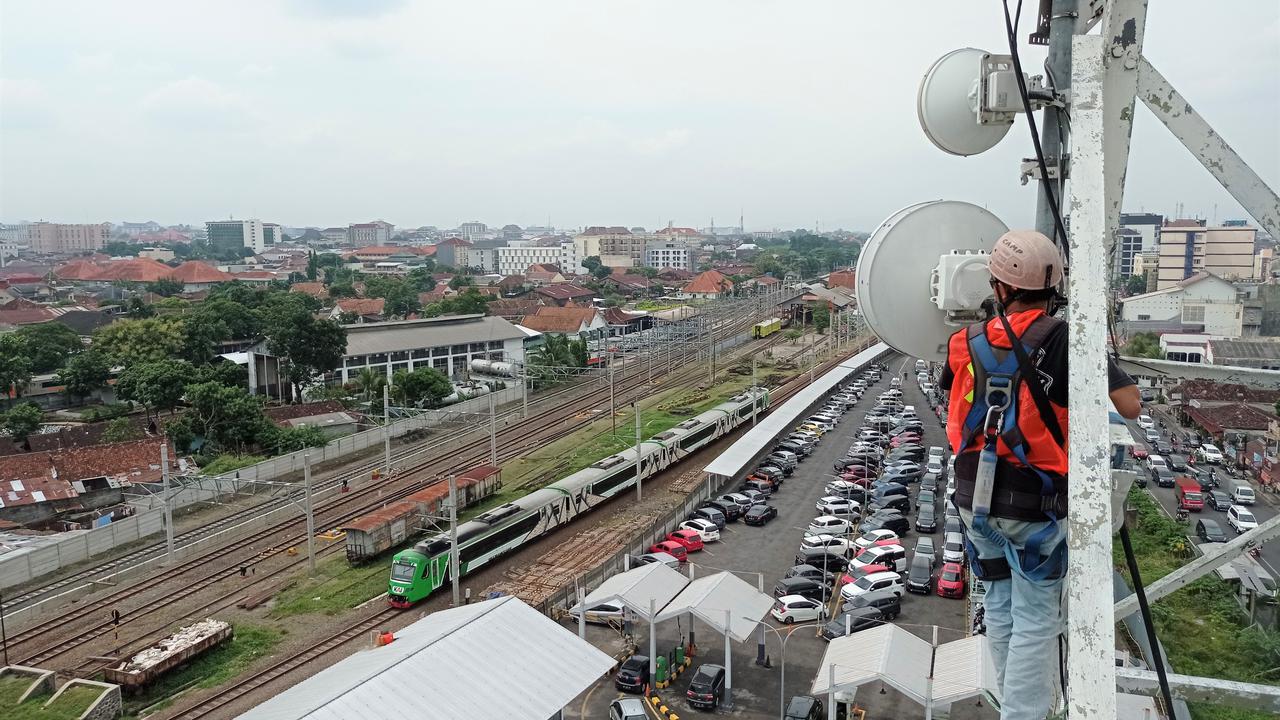 BTS XL Axiata di Stasiun Tugu Yogyakarta