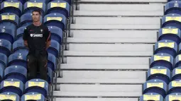 Bintang Juventus itu mengalami infeksi pada jari kakinya karena sengatan lebah. (AP/Miguel Angelo Pereira)