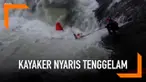 Seorang pemain kayak atau yang biasa disebut kayaker, jatuh dan terjebak di kano miliknya. Ia pun hampir saja tenggelam saat bermain di sungai yang arusnya deras tersebut.