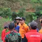 Pj. Bupati Garut Barnas Adjidin menerbitkan status siaga darurat kekeringan dan Karhutla di Kabupaten Garut. (Liputan6.com/Jayadi Supriadin)