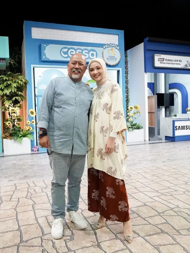 6 Komedian yang punya anak cantik