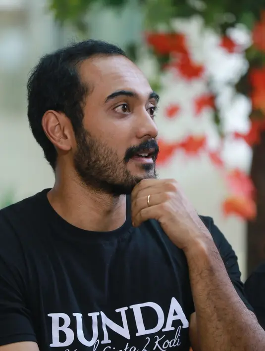 Hal tersebut berlangsung cukup lama hingga akhirnya keluarga Ario Bayu mempunyai usaha restoran di Selandia Baru. (Adrian Putra/Bintang.com)