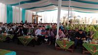 Sekitar 1.000 tamu undangan mengikuti konfrensi cabang  (Konfercab) ke-10 PCNU NU Garut, Jawa Barat di halaman Islamic Center Garut. (Liputan6.com/Jayadi Supriadin)