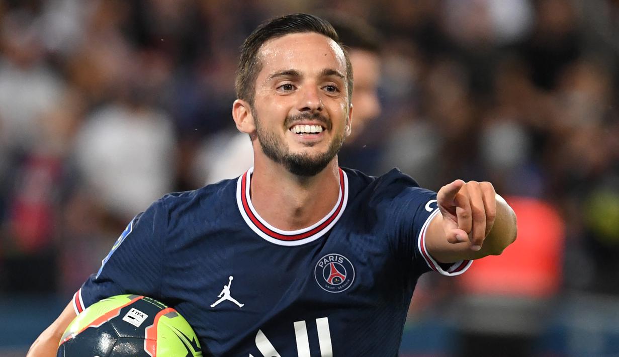 Pablo Sarabia. Ia tidak pernah head to head dengan Lionel Messi di El-Clasico, karena belum sekalipun bermain di tim senior Real Madrid. Saat berseragam Getafe mulai 2011/2012 dan Sevilla mulai 2016/2017 barulah hal itu terjadi. Mulai 2019/2020 ia hengkang ke PSG. (Foto: AFP/Bertrand Guay)