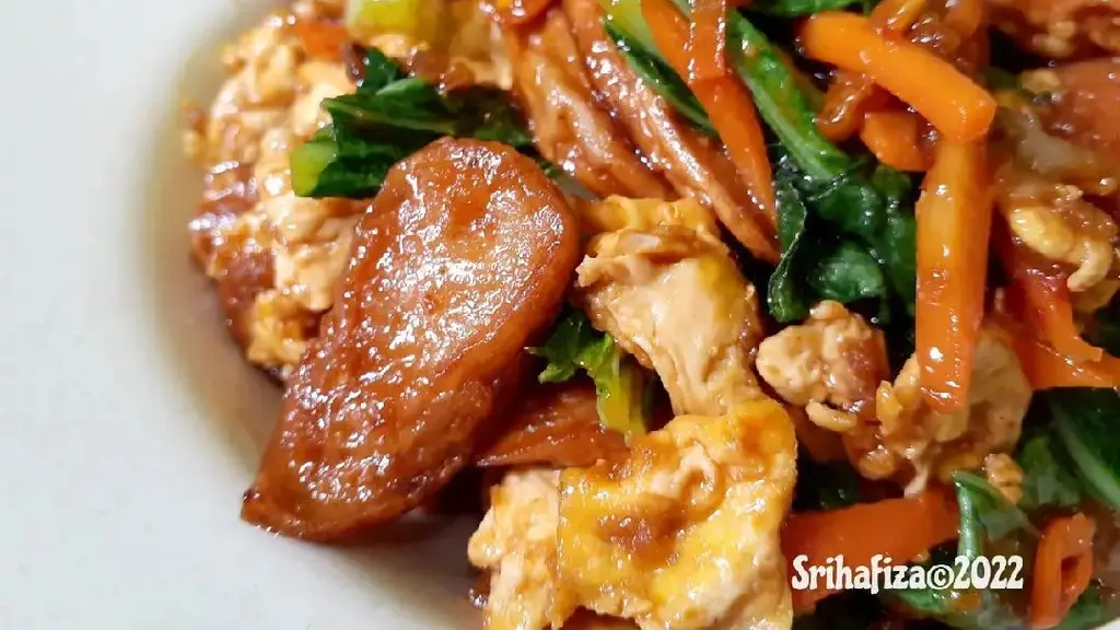 Resep sosis orak arik telur pedas manis. (Dok: Cookpad @martafarrr)