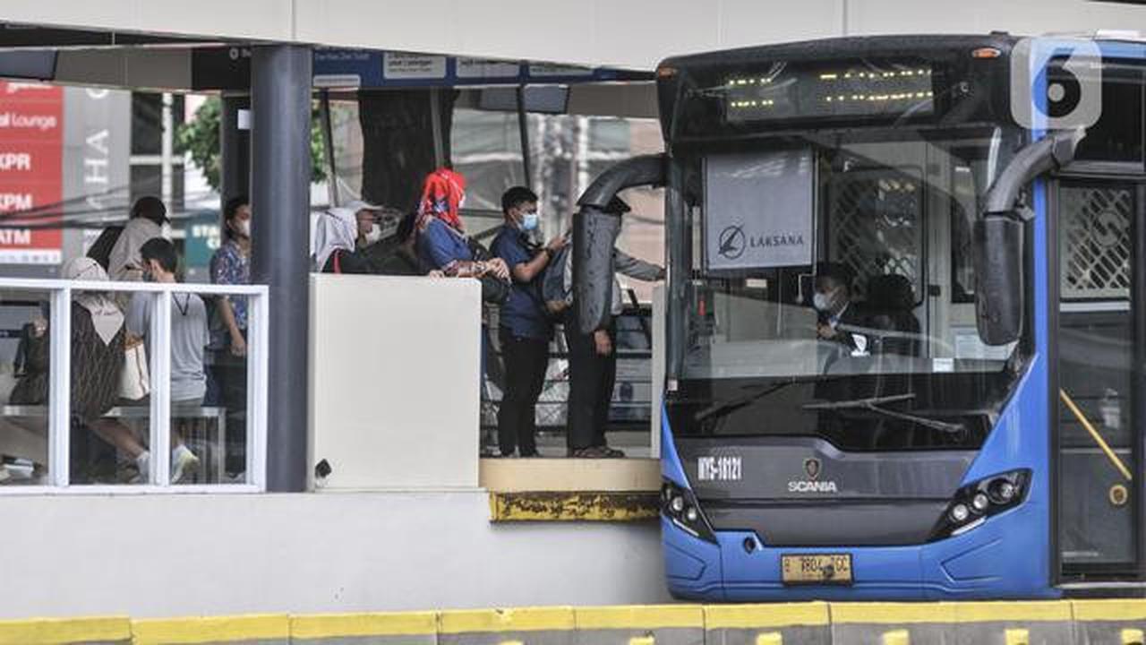 23 Penumpang Dilaporkan Alami Luka Ringan Akibat Kecelakaan 2 Bus Transjakarta
