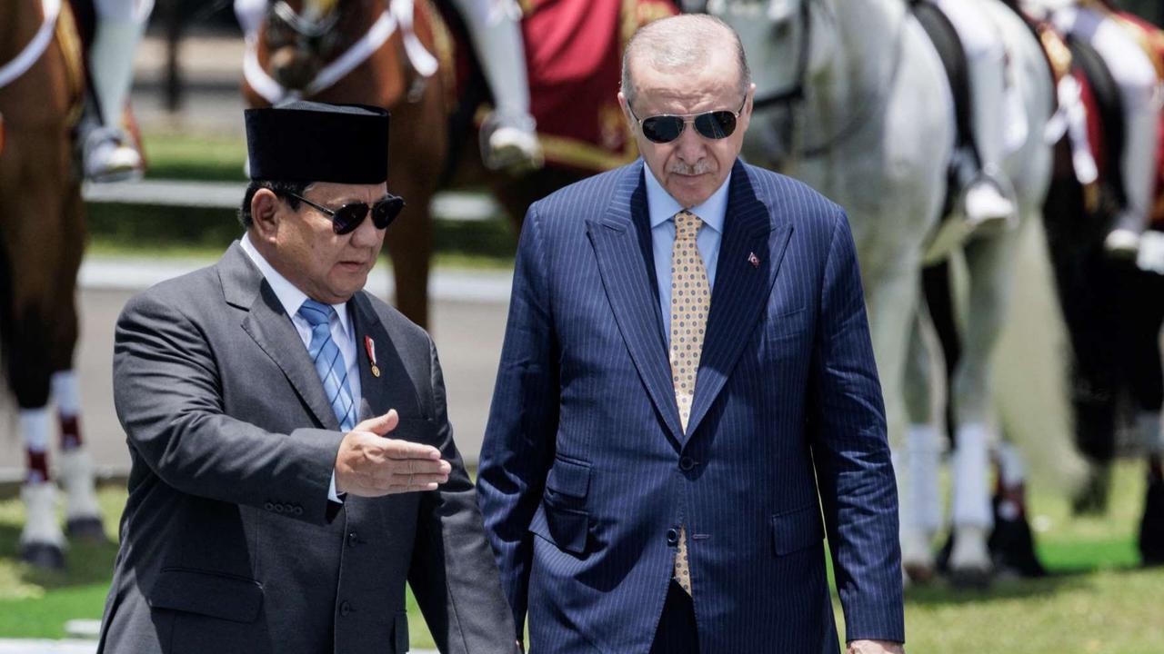 Manisnya Erdogan Peluk Hangat Prabowo di Atas Karpet Merah di Bandara, Tanda Perpisahan Pulang ke Turki