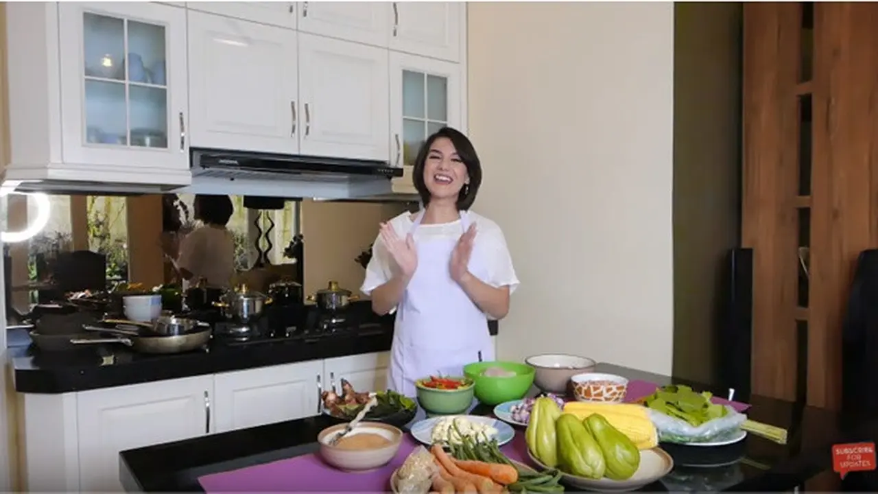 Begini Momen Pertama Kali Irish Bella Masak Buat Ammar Zoni, Istri Idaman
