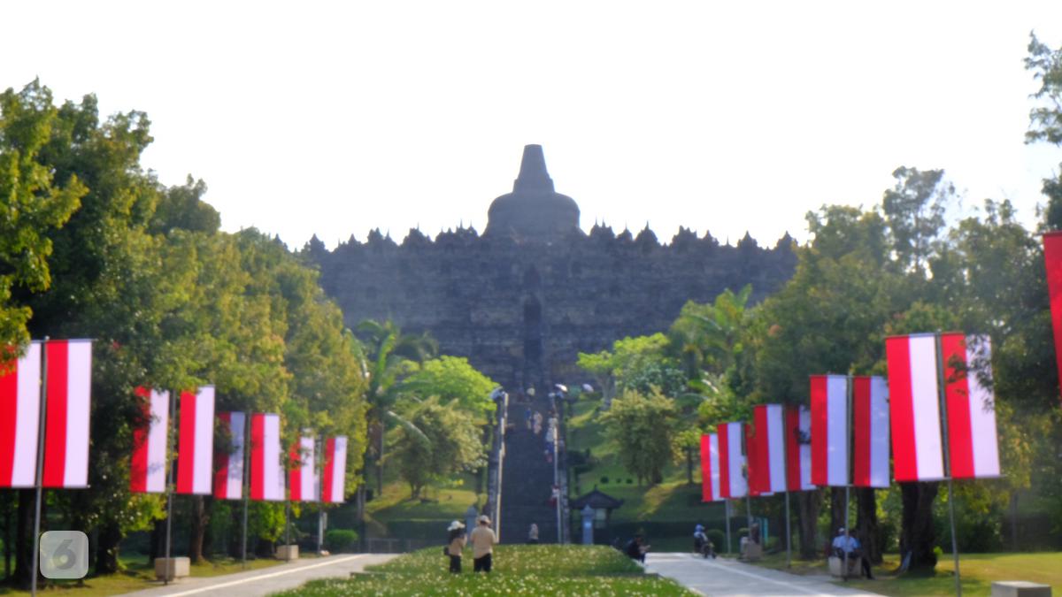 Kembali Jadi Gelas Kosong di Candi Borobudur
