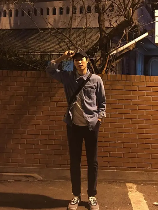 Menurutnya, penampilan fisik seseorang bukan hal yang paling utama untuk dimiliki. Namun karakter dan ciri khas dari dalam diri seseorang lah yang menjadi sangat berharga. (Instagram/ryusdb)