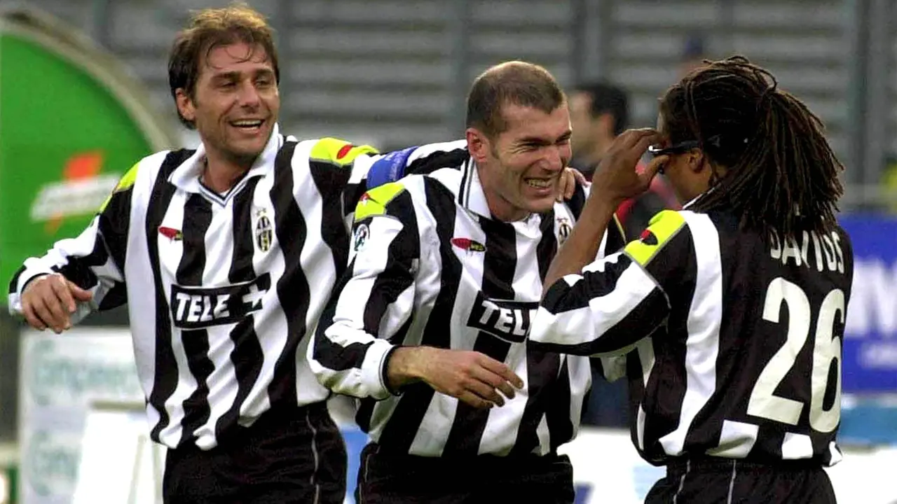 FOTO: Momen Zinedine Zidane Berseragam Juventus