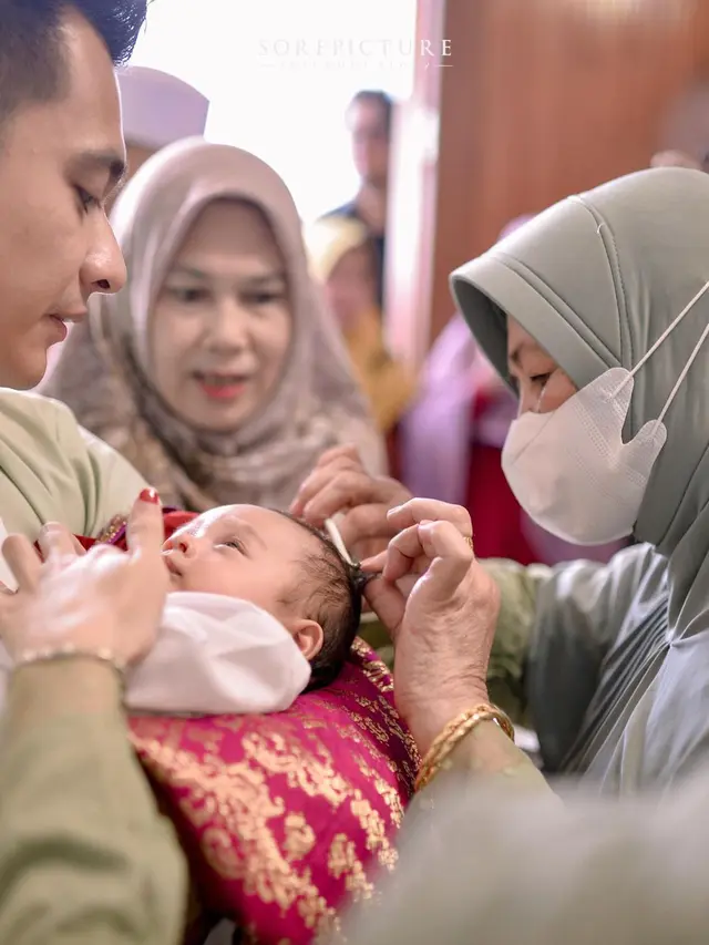 Eza Gionino gelar aqiqah untuk anak bungsunya (Instagram/ezagi/ma_coritha)