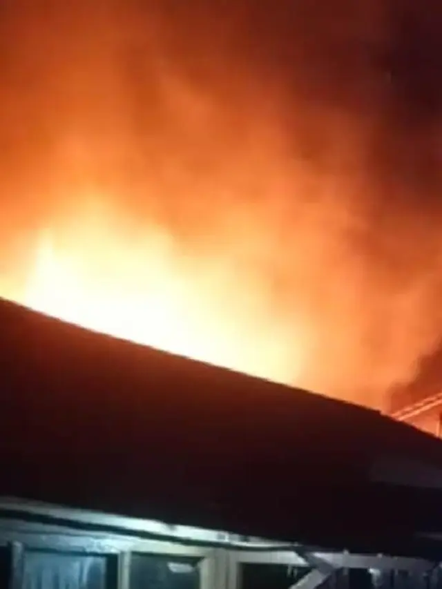 Kebakaran di Kelurahan Arcawinangun, Purwokerto Timur, Banyumas, Rabu malam, 17 Juli 2019. (Foto: Liputan6.com/Tagana Banyumas/Muhamad Ridlo)
