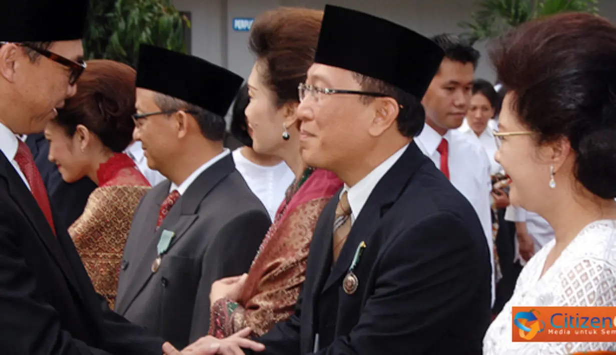 Citizen6, Jakarta: Pada peringatan HUT RI Ke 66 2011 bahwa Presiden Republik Indonesia berkenan memberikan Tanda Kehormatan Satyalancana Wira Karya kepada tujuh pegawai PLN dan Satyalancana Pembangunan kepada dua orang pegawai PLN. (Pengirim: Agus) 