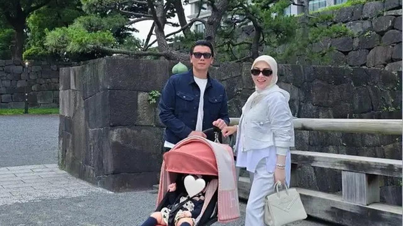 Outfit Idul Adha 2025 Baby R Anak Syahrini dan Reino Barack di Tokyo, Tampil Manis & Berkelas