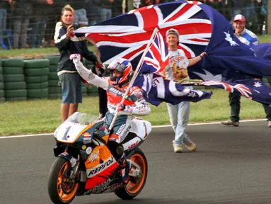 Mick Doohan mengikuti ajang balap Superbike pertama dan satu-satunya pada tahun 1988. Ia sukses menyabet tiga kemenangan dari empat balapan. Berkat prestasinya, ia direkrut oleh tim Honda pada tahun 1989. Pada tahun 1998 ia berhasil menjadi juara dunia di Moto GP. (Foto: AFP/John Morris)