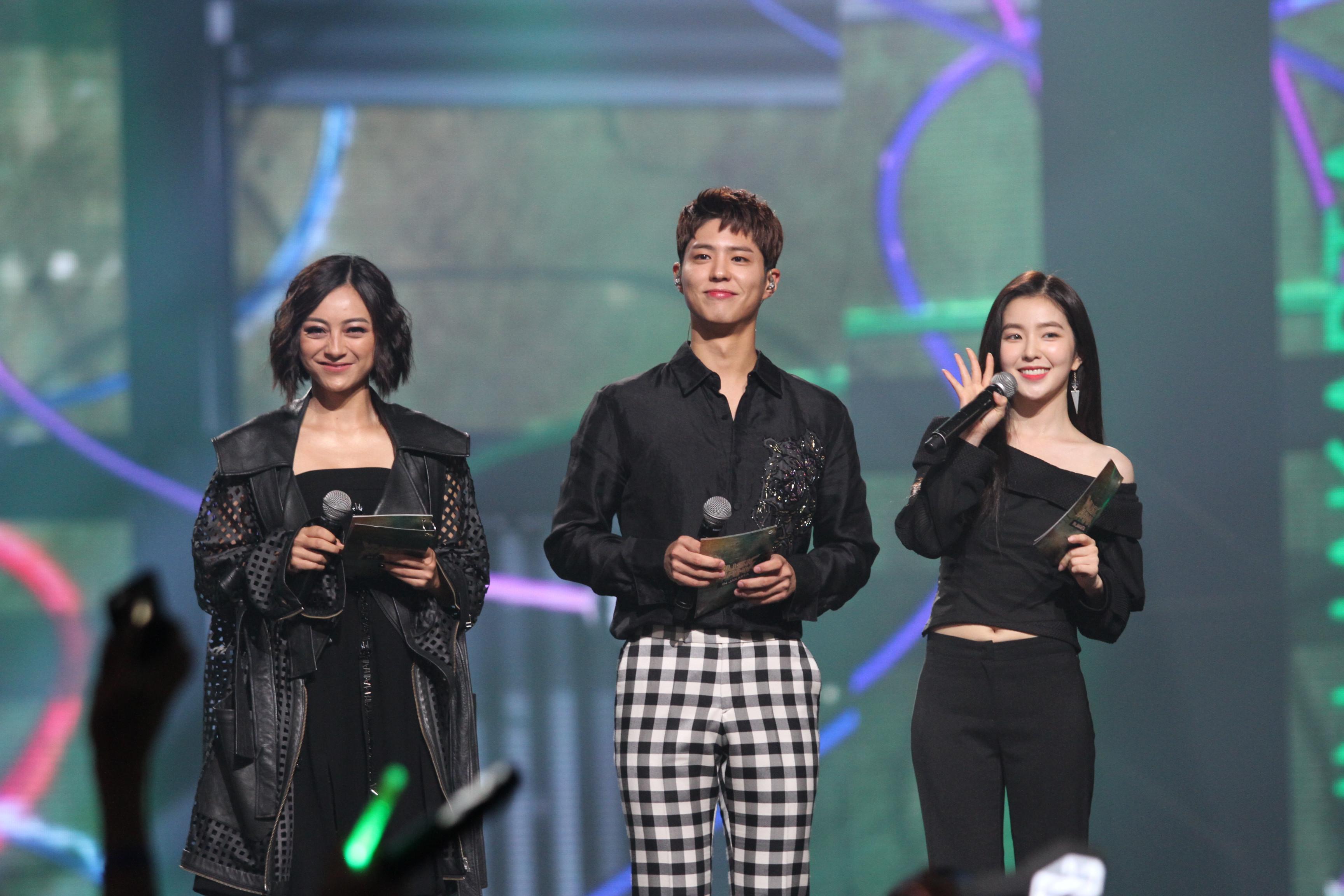 Park Bo Gum Kejutkan Fans Indonesia Dengan Lagu Chrisye Showbiz Liputan6 Com