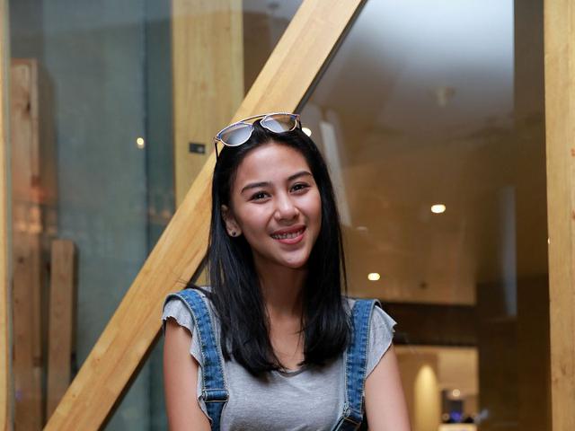 Adinda Thomas Pernah Dagang Mainan Sebelum Jadi Artis News Entertainment Fimela Com