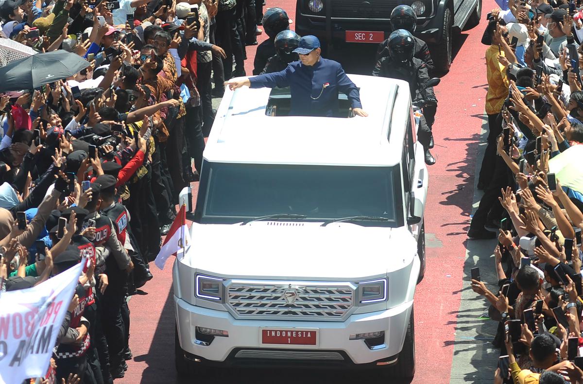 Presiden Prabowo sapa warga di Bundaran HI