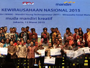 Presiden Joko Widodo membuka Gerakan Kewirausahaan Nasional (GKN) 2015 di Jakarta Convention Centre (JCC), Jakarta, Kamis (12/3/2015). GKN 2015 diikuti oleh ratusan wirausaha muda dan ribuan mahasiswa sebagai calon wirausaha. (Liputan6.com/Faizal Fanani)