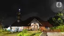 Pemandangan masjid yang terbuat dari bambu di Kecamatan Kragilan, Kabupaten Serang, Banten, Rabu (20/5/2020). Bambu dipilih sebagai material utama pada desain bangunan masjid bernama Saka Buana itu sebagai nuansa khasanah budaya dan kearifan lokal. (merdeka.com/Imam Buhori)