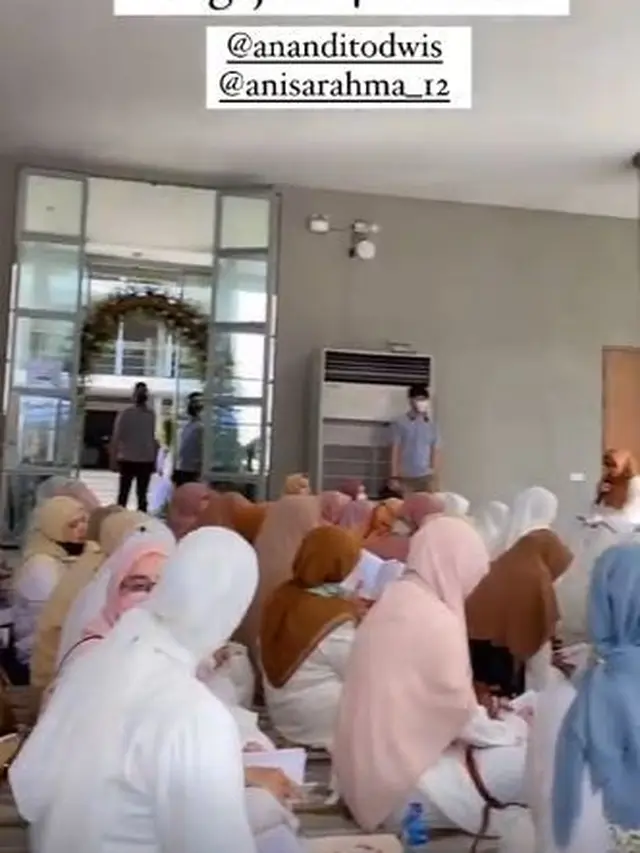 Hamil Anak Kembar, Ini 6 Momen Anisa Rahma Gelar Pengajian 4 Bulan Kehamilan