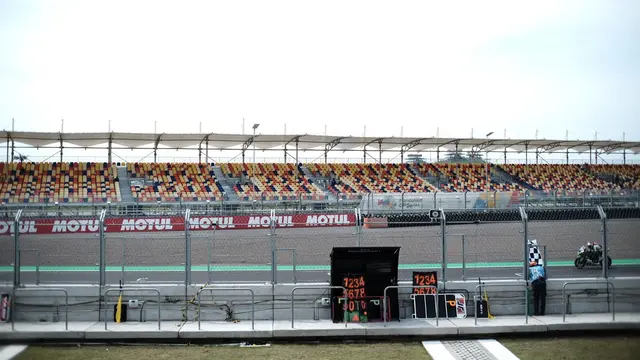 Pantauan WSBK 2022 Hari ke-2, Sepi Penonton dan Kursi Tribun Kosong (Arief A/Liputan6.com)