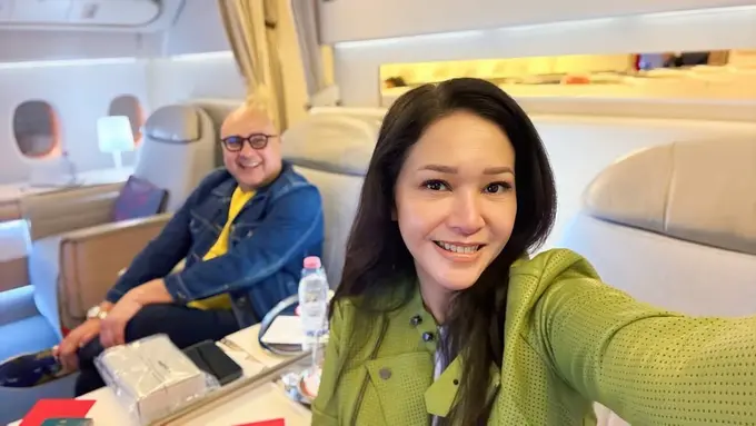 Back To Wife Duty, Tampilan Fresh Maia Estianty Temani Irwan Mussry Bertugas Setelah Mantu