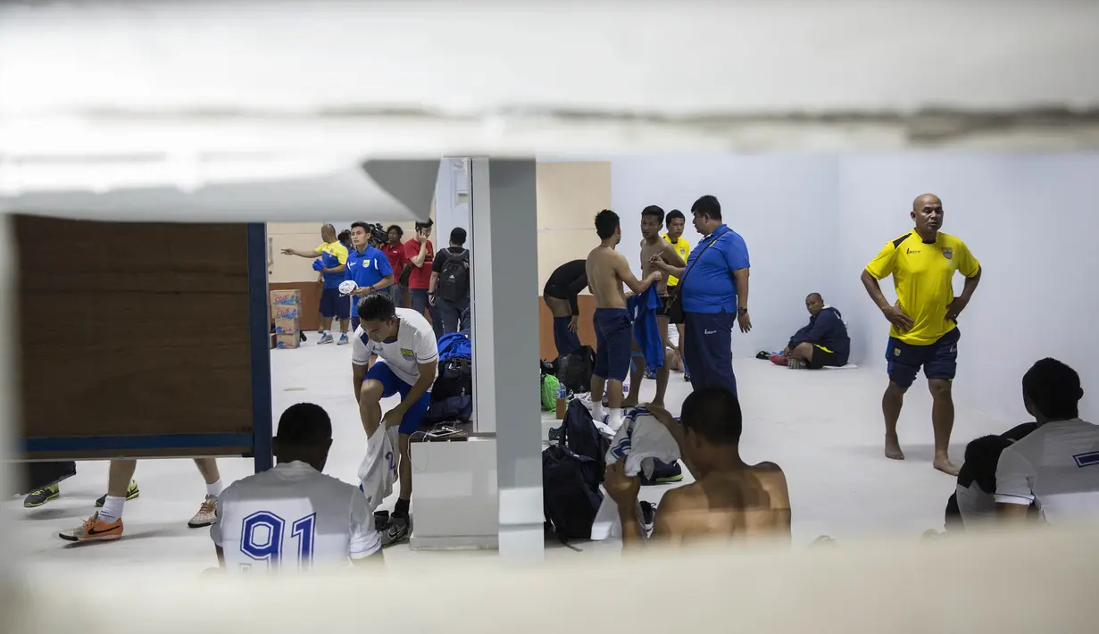 Suasana ruang ganti dari Persib jelang laga uji coba melawan PS Polri. (Bola.com/Vitalis Yogi Trisna)