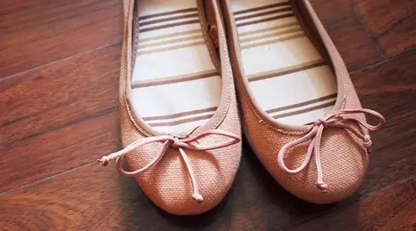 Flat shoes kebesaran cheap