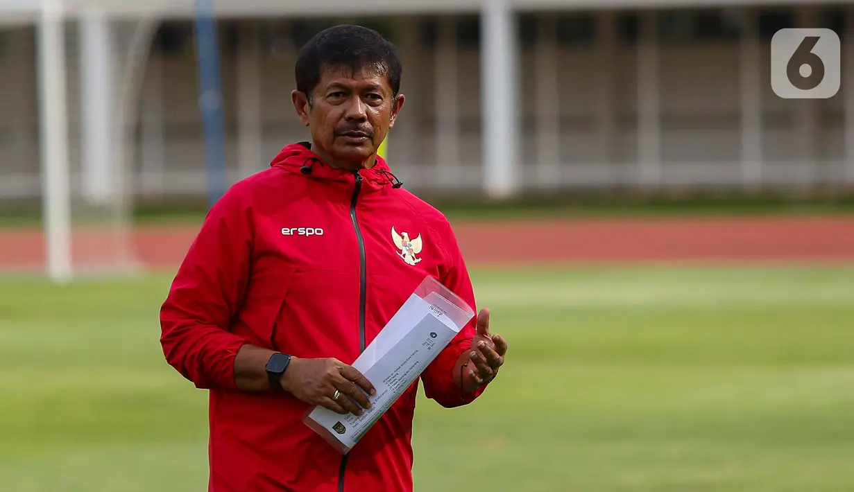 Latihan dipimpin langsung oleh pelatih Timnas Indonesia U-20, Indra Sjafri. (Liputan6.com/Angga Yuniar)