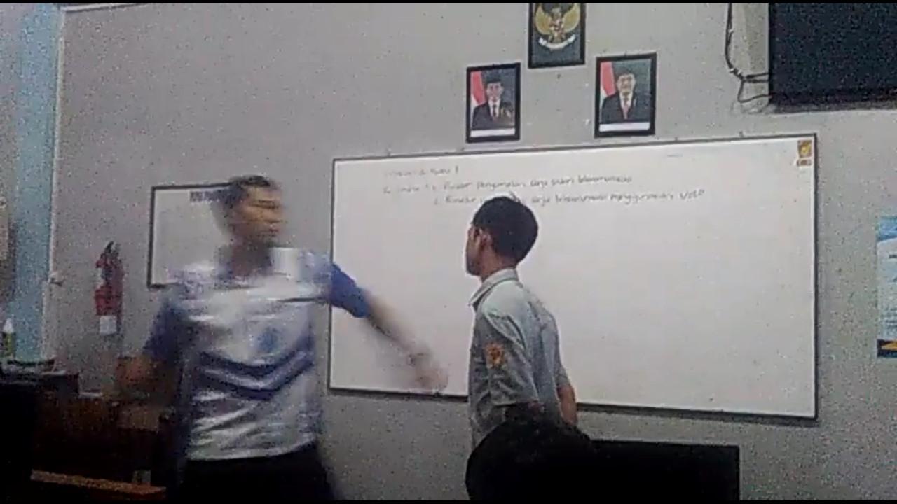 Guru di Purwokerto Usap Pipi Siswa Sebelum Menampar
