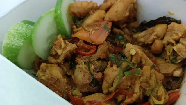 Mencicipi Se'i Sapi Susu Chef Renatta dan Ayam Woku Chef Juna