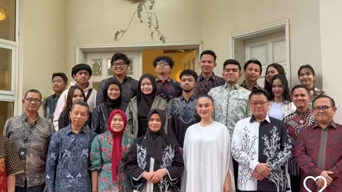 Agnez Mo Semringah Ikut Bukber di KJRI Dubai, Tekankan Toleransi Beragama