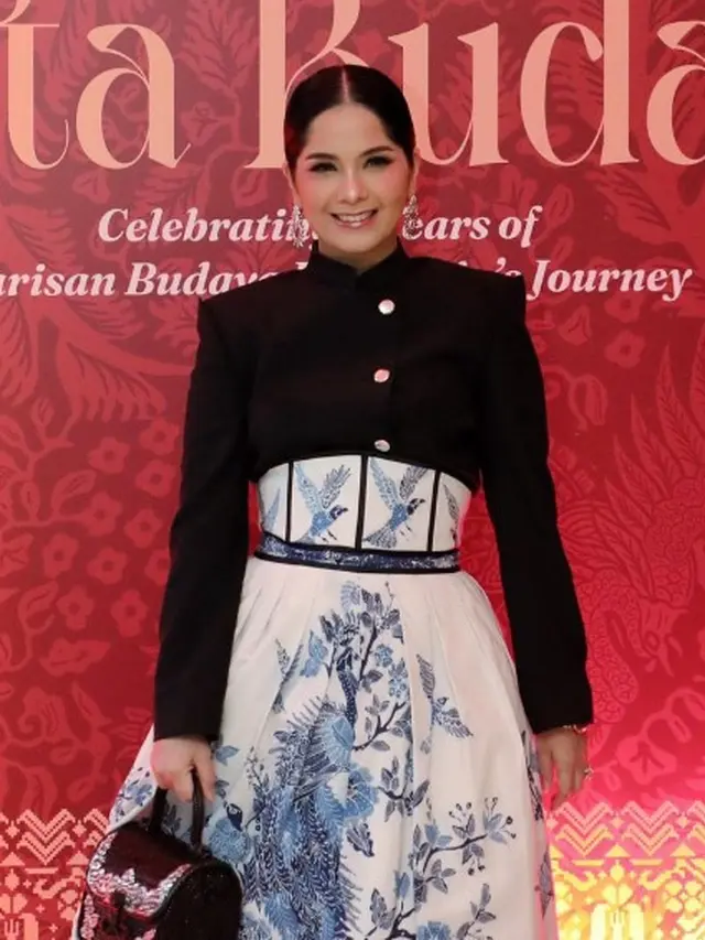 Fashion Annisa Yudhoyono Ala Ibu Pejabat yang Berwibawa