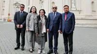 Momen Puan Maharani dan Pratama Temani Megawati Bertemu dengan Paus Fransiskus di Vatikan