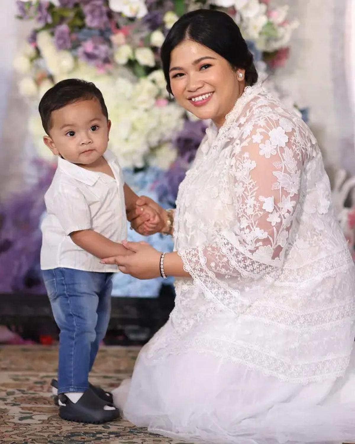 Galeri Foto Liana Saputri dengan Baju Putih, Ide Fashion Menarik untuk Berbagai Acara di 2025