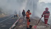 Lahan di Jalur Utama Selatan Cianjur Terbakar